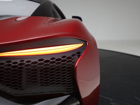 Used 2024 McLaren Artura RWD image 36