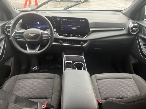 Used 2025 Chevrolet Equinox LT FWD image 28