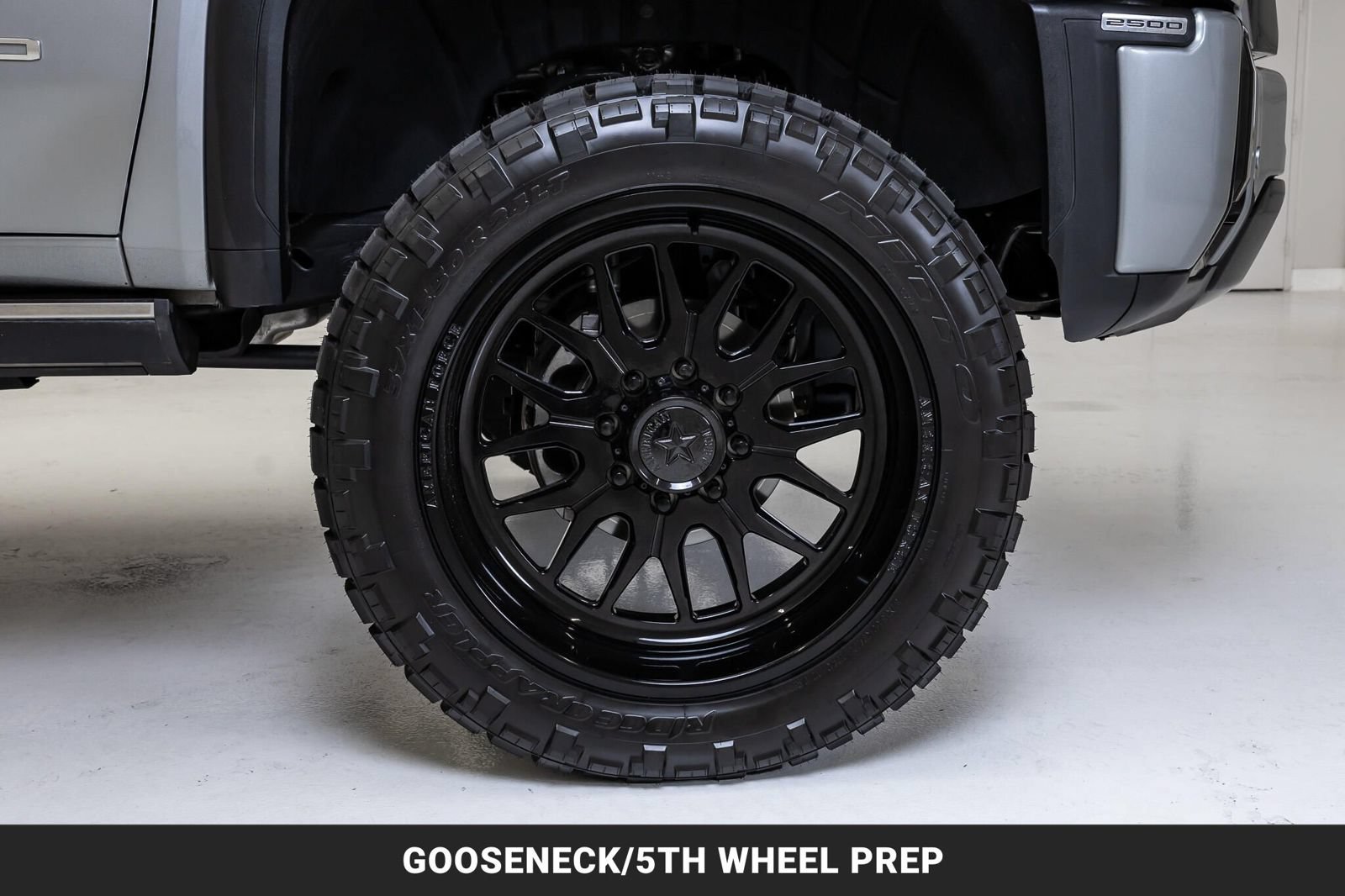 Used 2025 GMC Sierra 2500 Denali Ultimate AWD/4WD image 11