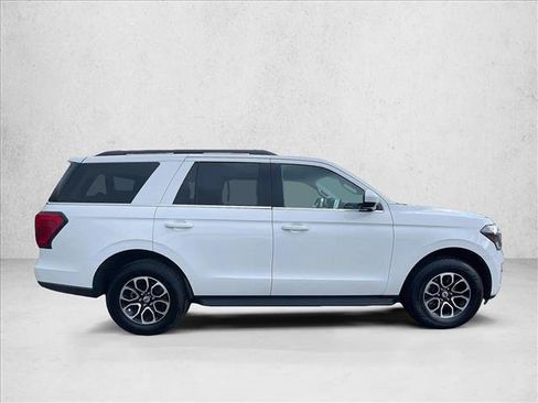 Used 2024 Ford Expedition XLT RWD image 5