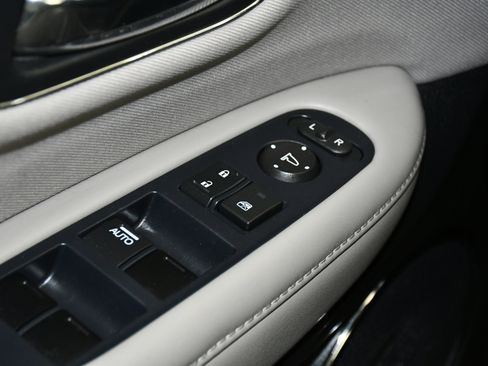 Used 2018 Honda HR-V EX image 32