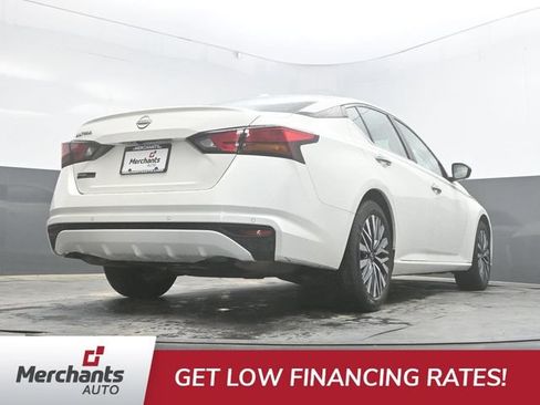 Used 2025 Nissan Altima 2.5 SV FWD image 41