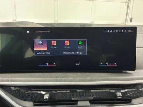 Used 2023 BMW X7 xDrive40i w/ Premium Package image 30