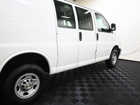 Used 2021 Chevrolet Express 2500 image 10