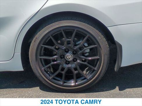 Used 2024 Toyota Camry SE w/ Convenience Package FWD image 11