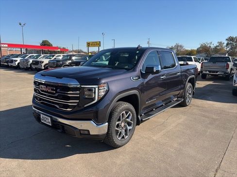 New 2026 GMC Sierra 1500 SLT image 2