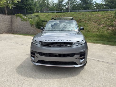 Used 2025 Land Rover Range Rover Sport Dynamic SE AWD/4WD image 2