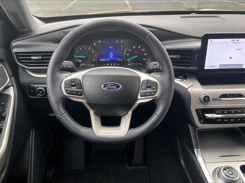 Certified 2023 Ford Explorer XLT w/ Equipment Group 202A image 5