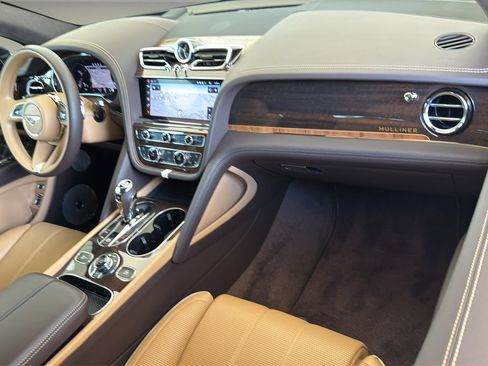 Certified 2023 Bentley Bentayga AWD/4WD image 2