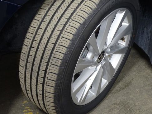 Used 2022 Toyota Camry LE image 36