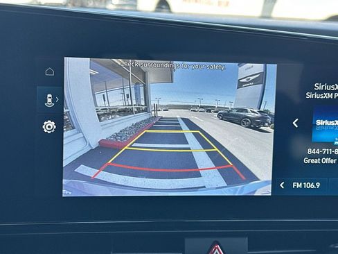 Certified 2025 Hyundai Elantra SEL FWD image 22