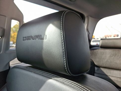 Used 2018 GMC Sierra 2500 Denali w/ Duramax Plus Package image 17