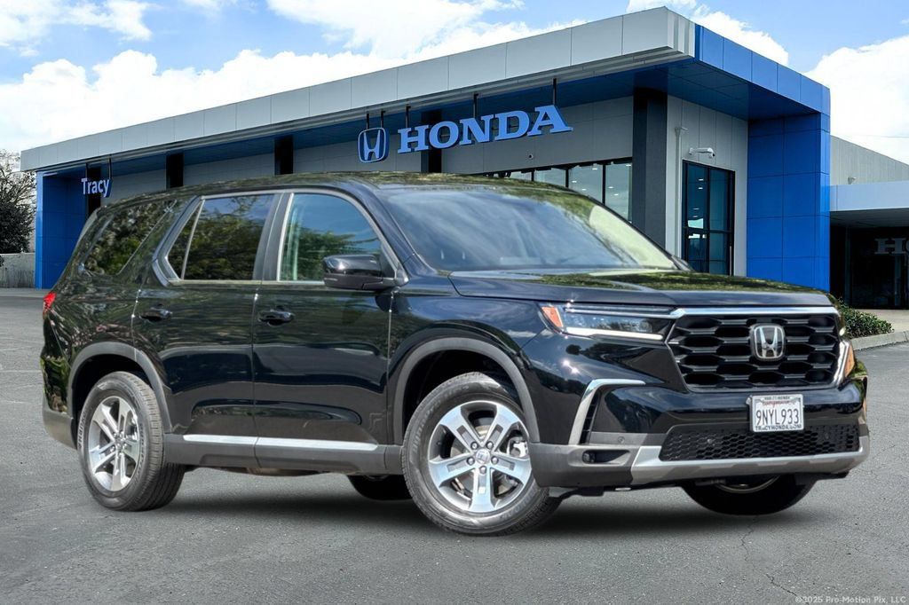 Used 2025 Honda Pilot EX-L image 1