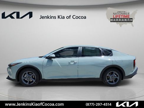 New 2026 Kia K4 FWD image 10