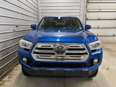 Used 2018 Toyota Tacoma SR5 RWD image 2