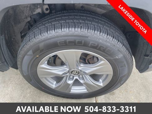 Used 2024 Toyota RAV4 XLE AWD/4WD image 12