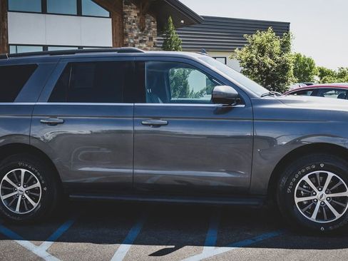 Used 2020 Ford Expedition XLT AWD/4WD image 9