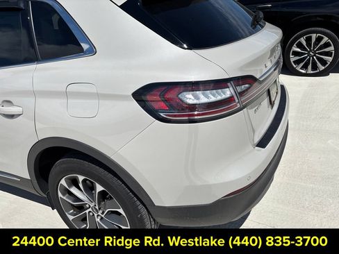 Used 2023 Lincoln Nautilus Reserve AWD/4WD image 7