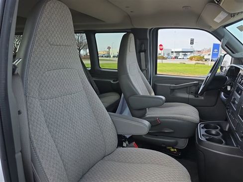 Used 2025 Chevrolet Express 3500 LT w/ LT Preferred Equipment Group RWD image 23