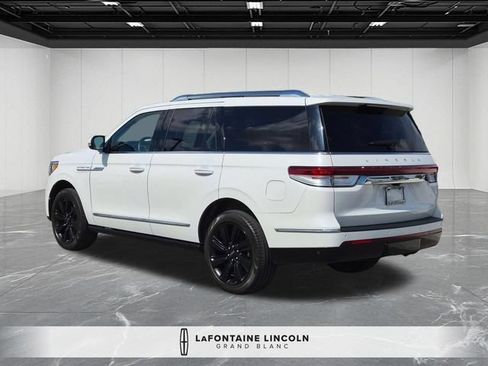 Certified 2024 Lincoln Navigator Reserve AWD/4WD image 3
