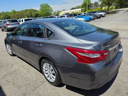 Used 2018 Nissan Altima 2.5 S w/ S Convenience Package FWD image 7