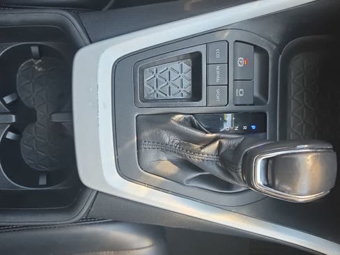 Used 2022 Toyota RAV4 XLE Premium FWD image 33
