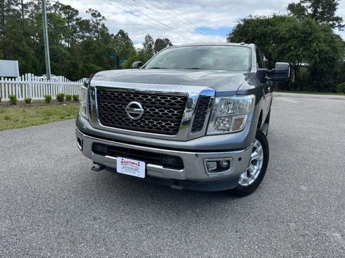 Used 2017 Nissan Titan SV RWD image 26