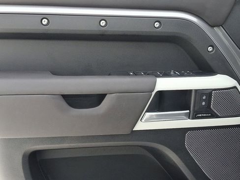 Used 2024 Land Rover Defender 110 S image 13