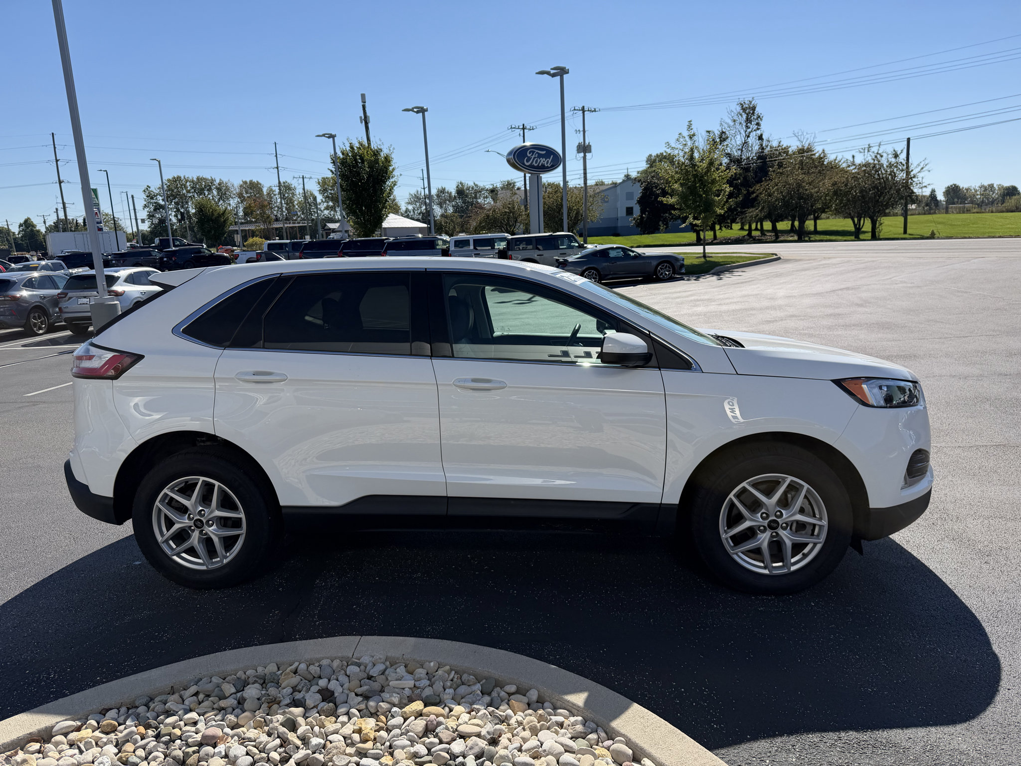 Used 2024 Ford Edge SEL w/ Convenience Package AWD/4WD image 5