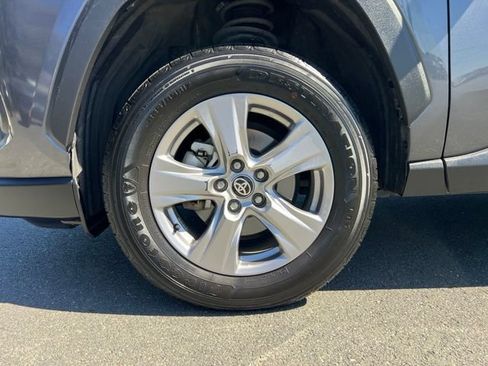 Used 2025 Toyota RAV4 XLE FWD image 12