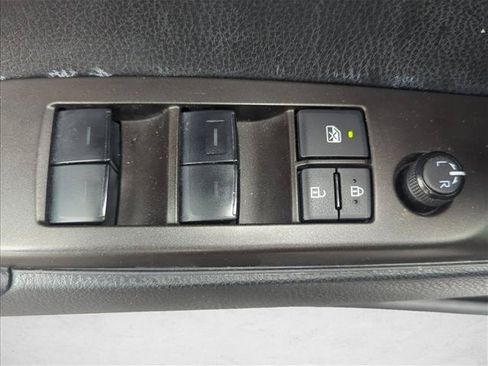 Used 2023 Toyota Camry SE w/ Convenience Package FWD image 10
