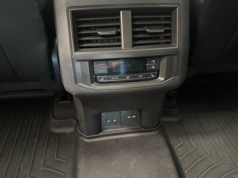 Used 2022 Volkswagen Atlas SEL Premium image 15