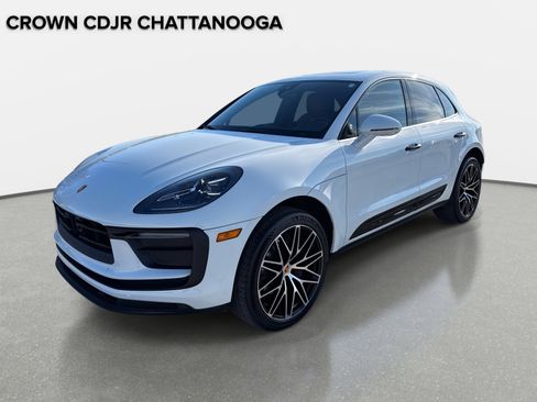 Used 2024 Porsche Macan image 8