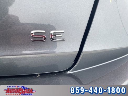 Used 2025 Volkswagen Jetta SE image 39