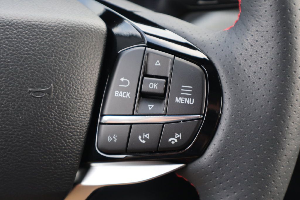 Used 2025 Ford Explorer ST-Line w/ Premium Package AWD/4WD image 7