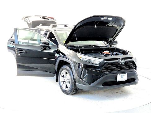 Certified 2025 Toyota RAV4 XLE image 9