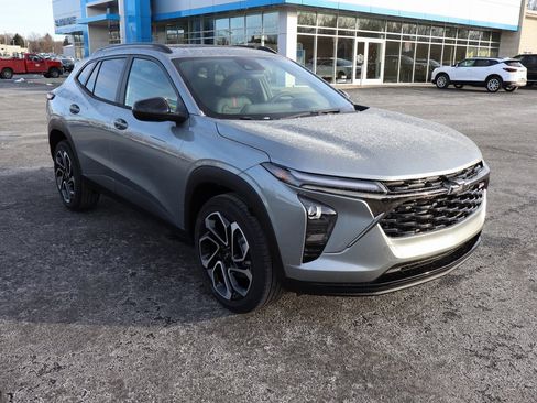 New 2026 Chevrolet Trax RS image 2