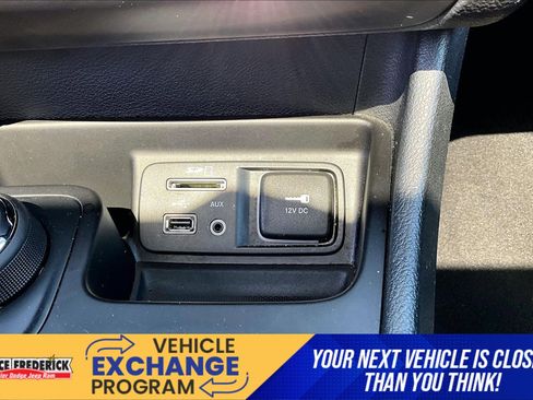 Used 2015 Jeep Cherokee Limited AWD/4WD image 28