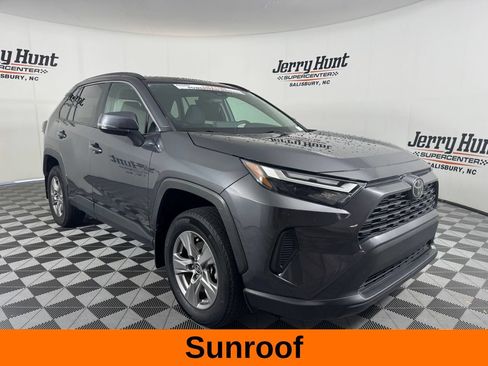 Used 2024 Toyota RAV4 XLE w/ Convenience Package FWD image 4