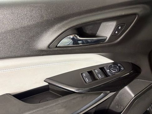 Used 2024 Chevrolet Trax LT FWD image 24
