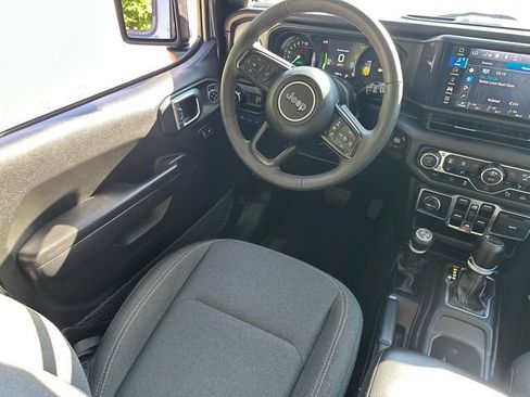 Used 2024 Jeep Wrangler Unlimited w/ Convenience Group AWD/4WD image 19