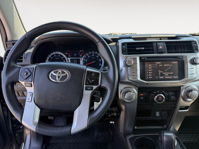 Used 2018 Toyota 4Runner SR5 AWD/4WD image 4