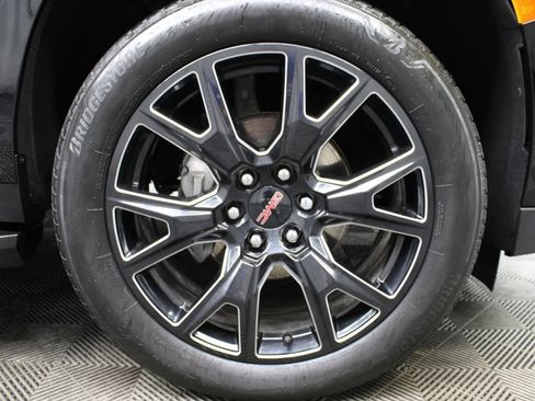 Used 2023 GMC Yukon Denali w/ LPO, Floor Liner Package AWD/4WD image 10