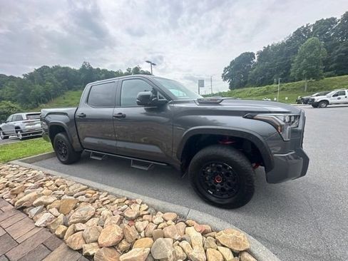 Used 2025 Toyota Tundra TRD Pro w/ Tow Tech Package AWD/4WD image 12