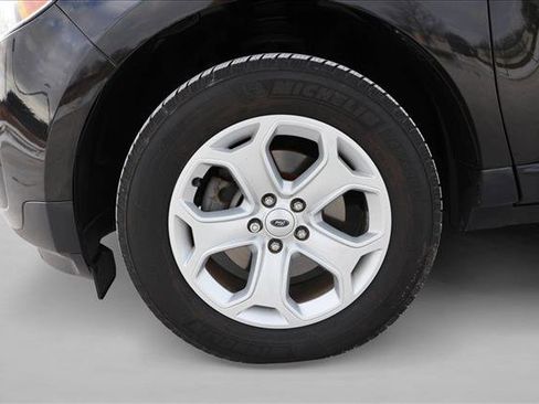 Used 2013 Ford Edge SEL w/ Driver Entry Pkg image 9
