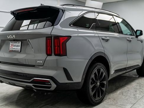 Used 2023 Kia Sorento SX image 9
