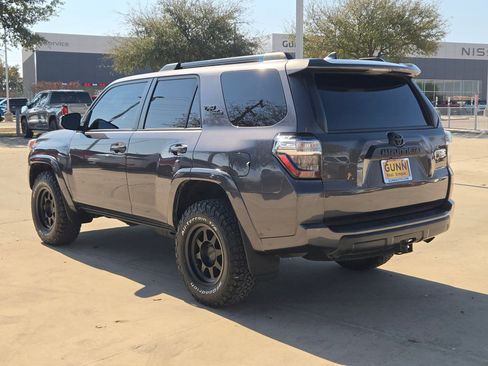 Used 2021 Toyota 4Runner TRD Off-Road image 5