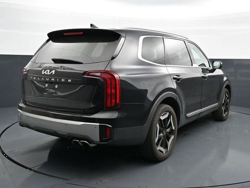Used 2023 Kia Telluride S FWD image 7
