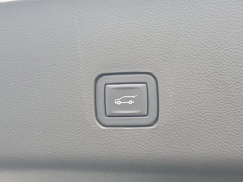 Certified 2023 Chevrolet Traverse LT image 8