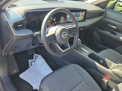 Certified 2025 Nissan Kicks SV FWD image 19